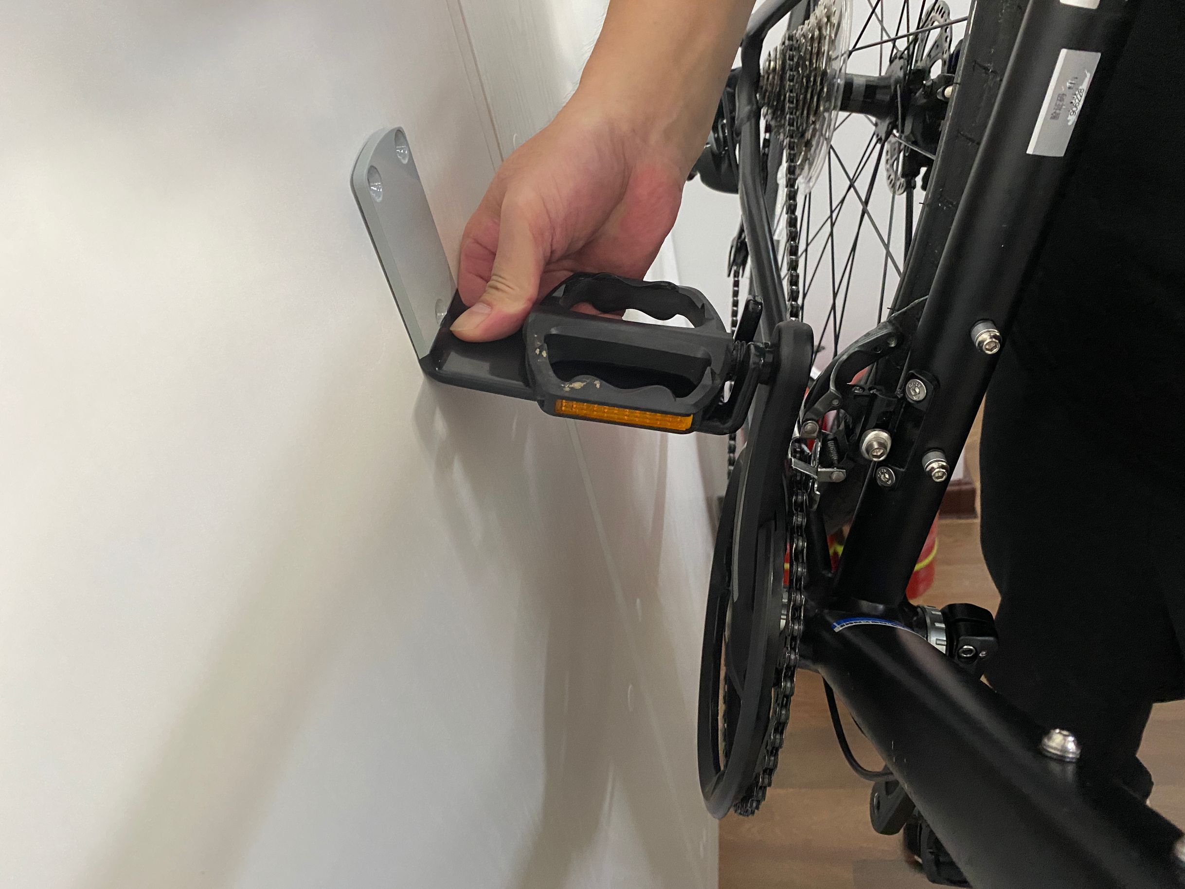Secure Bike Pedal Suspension Rack for E-Bikes and MTB Road Bikes Black Steel Material