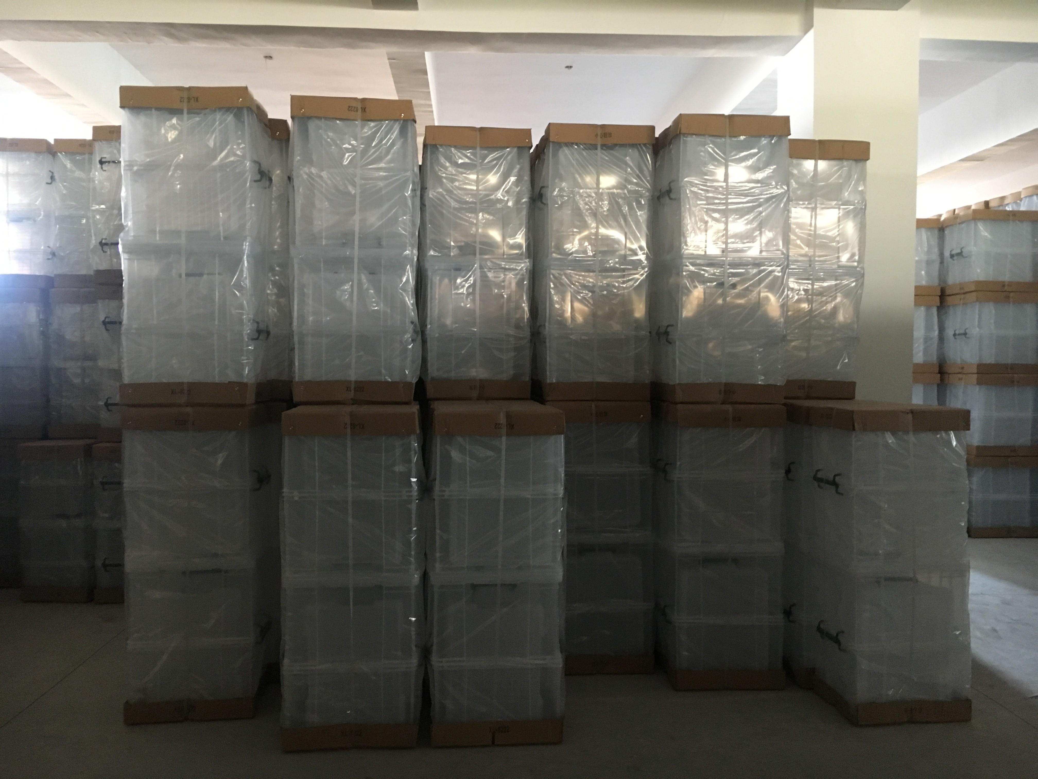32 Liters Clear Plastic Foldable Container , Food Grade Plastic Stacking Crates