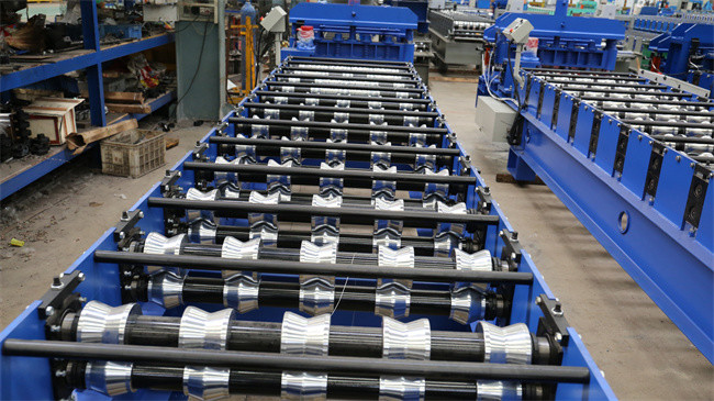 Color Steel 0.3-0.8mm Glazed Tile Roll Forming Machine Hydraulic Shear Forming