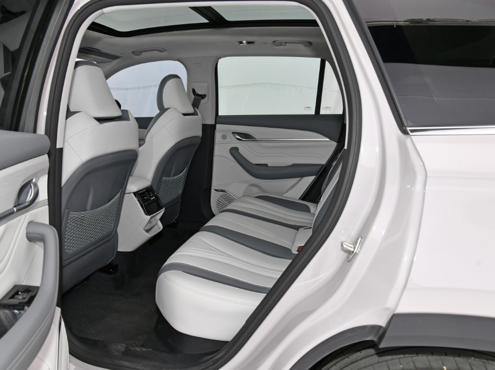 Geely Xingyue L Sports Utility Vehicle Geely Xing Yue L 5 Seater Suv