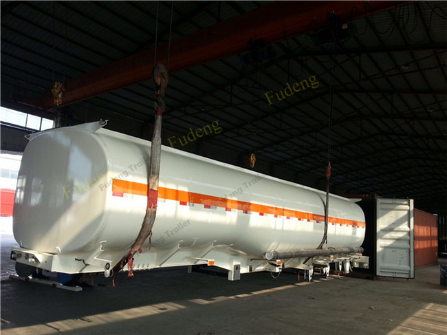 9000 Gallon Fuel Tanker Semi Trailer Optional Dimension High Strength Steel Material