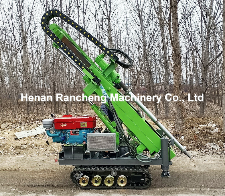 Small Rubber Crawler Solar Pile Driver Single Pump 1m - 30m Borehole Depth