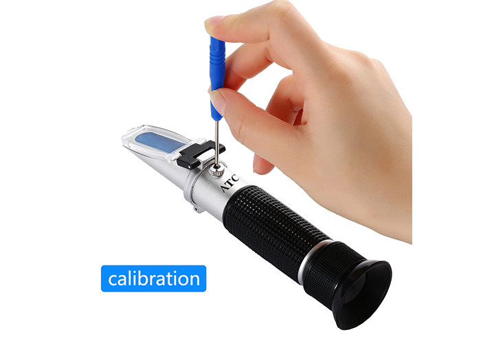 Specific Gravity Hand Held Sugar Refractometer Veterinary Use Temperature Compensation