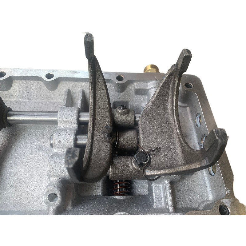 Qijiang Bus Transmission Parts Gearbox Upper Cover Assembly 1045306100