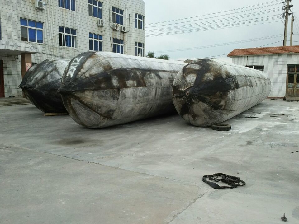 Dia 0.5m-4.5m Marine Salvage Airbag For Launching The Ship Dry Dock Airbag