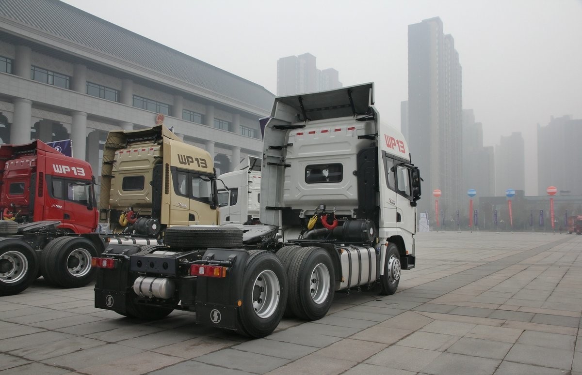Shacman Tractor Truck 6x4 4x2 X3000 for High Capacity Load and Customer's Requirement
