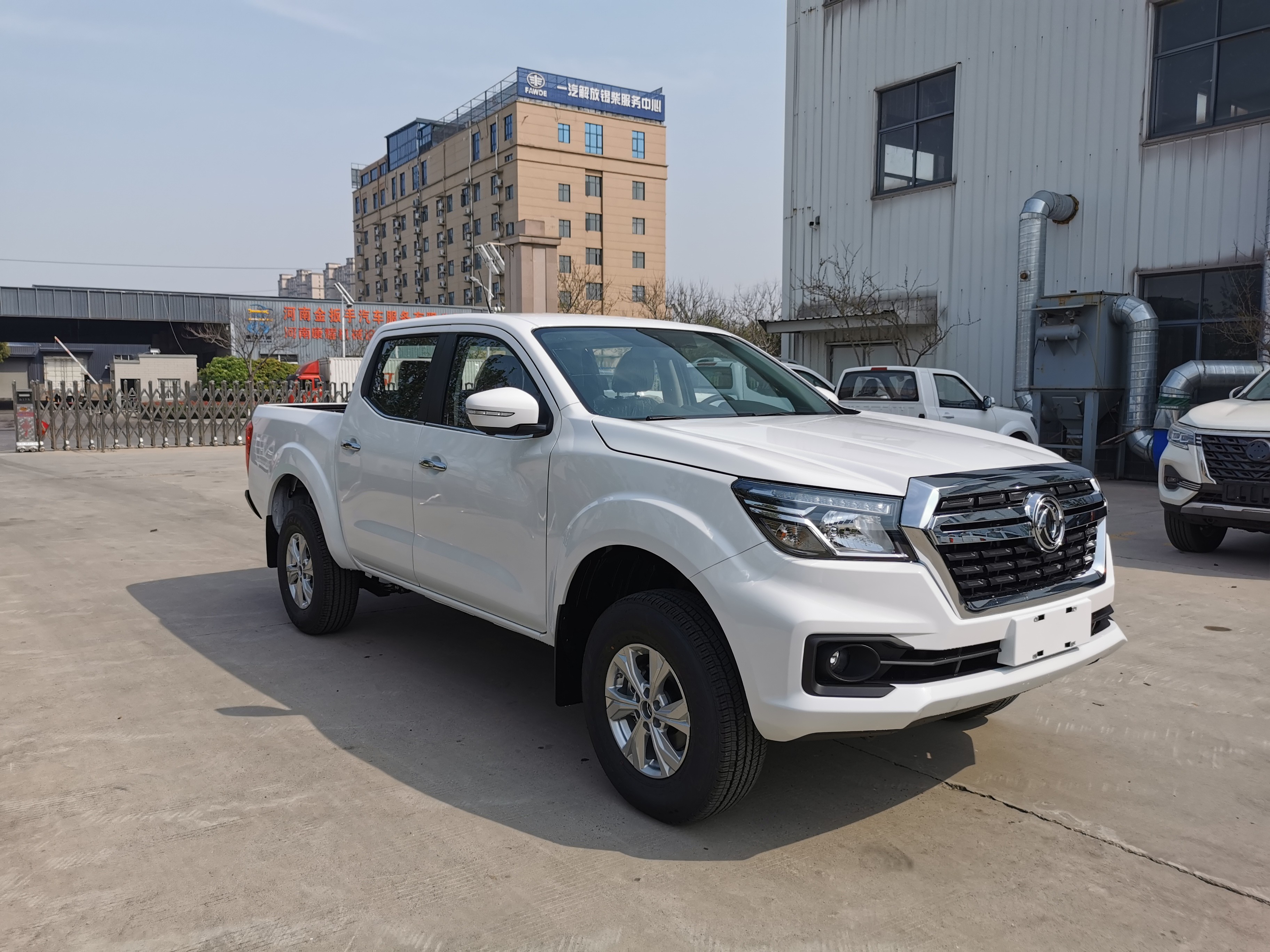 Pickup Truck Diesel 4x4 Dongfeng Nissan 2WD ＆ 4WD Off-Road Double Cabin Manual & Automatic