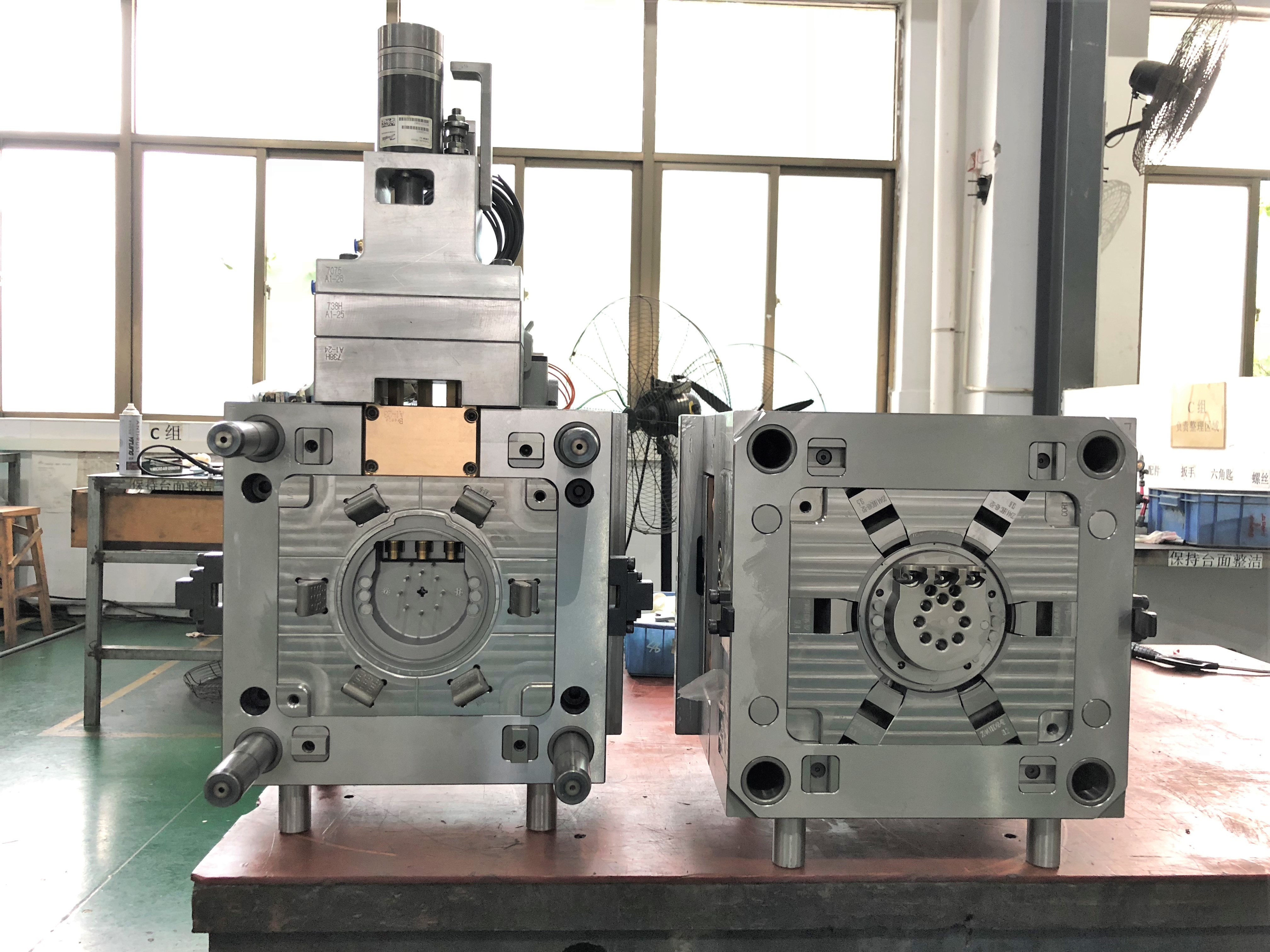 Precise Processed P20 Plastic Injection Mold with Meusburger Standard