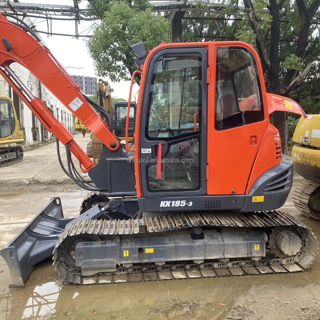 used mideum size excavator kubota185/ready to ship second hand excavator Kubota 185 on sale