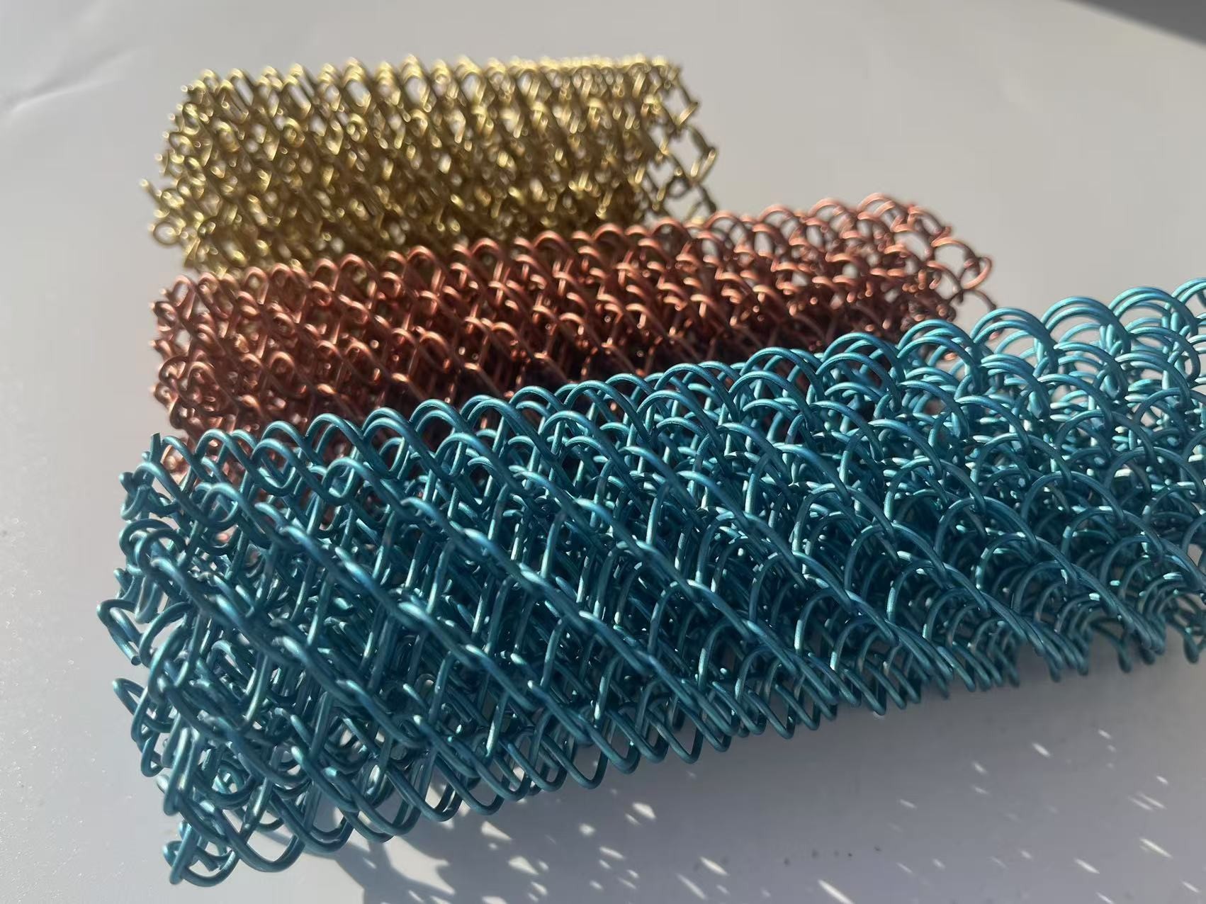 Colourful Surface Aluminum Woven Chain Link Curtain Wire Mesh