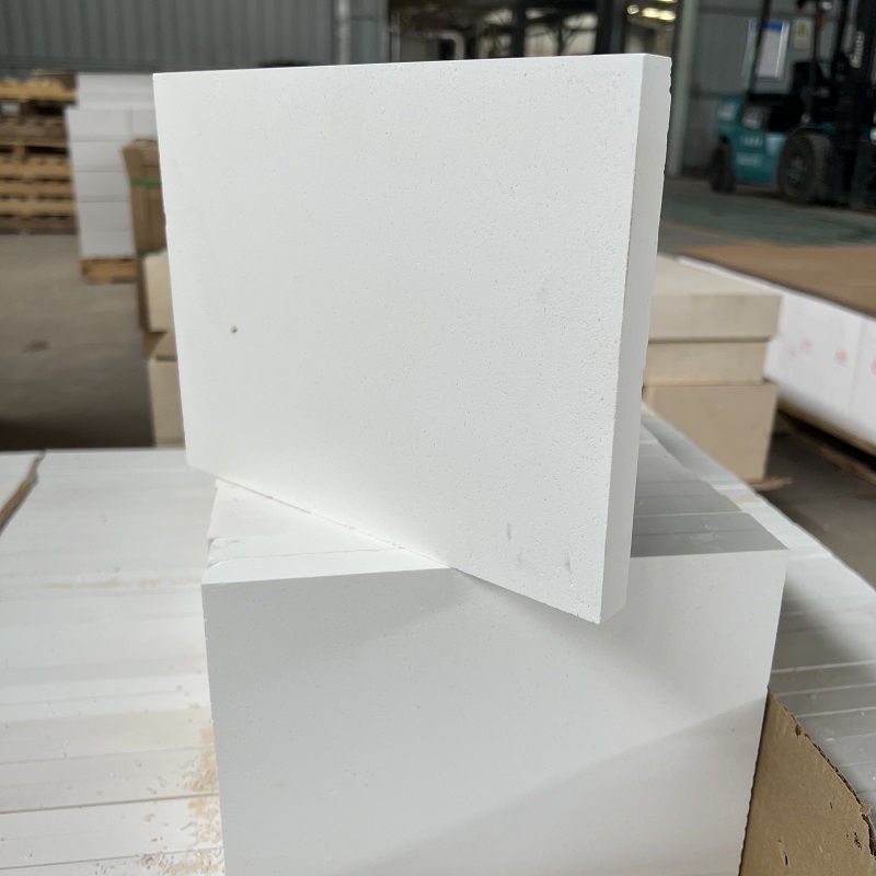 Decoiling Service Made Perfect with 18% Apparent Porosity Corundum Mullite Brick