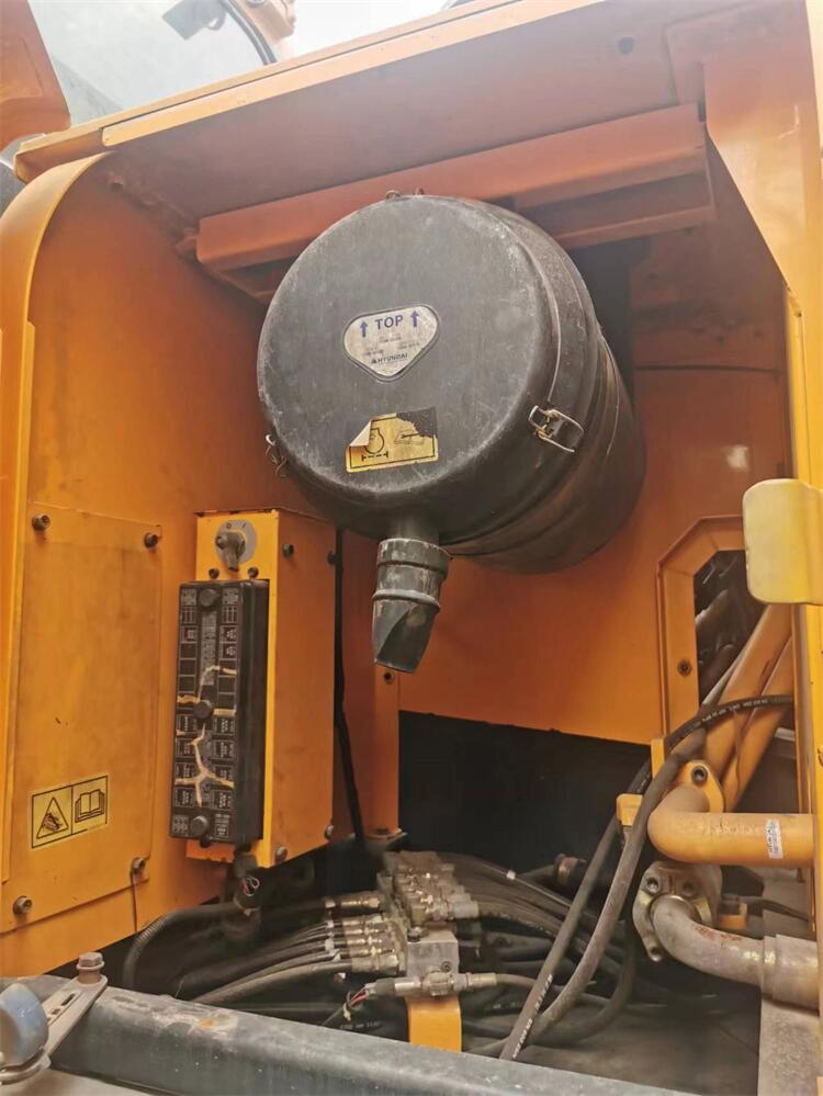 Get a Great Deal on Used Hyundai R305-9T R305 Excavator with Cummins Engine in Shanghai