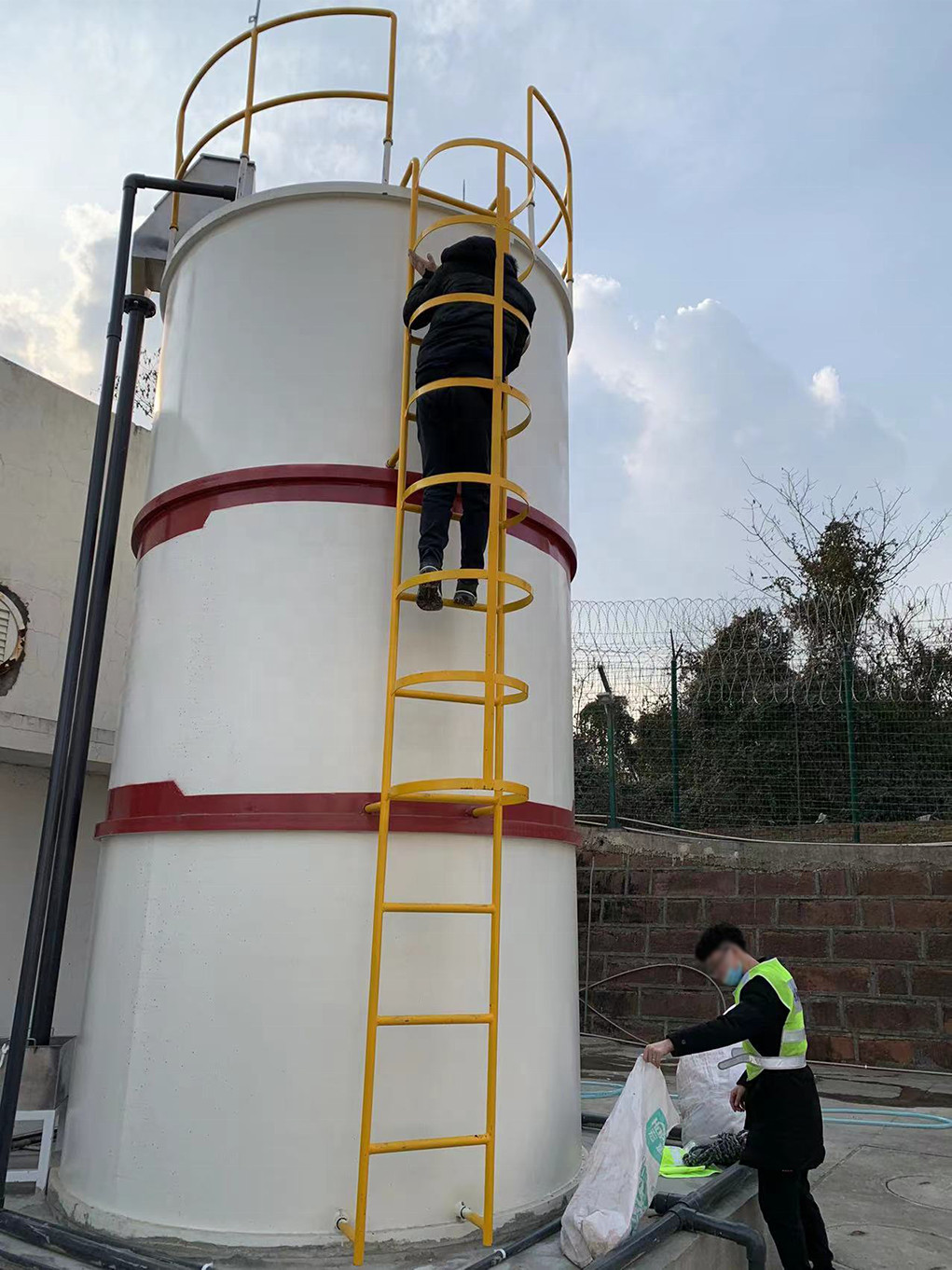 3500 Kg MBR Wastewater Treatment Plant Packages Industrial Household With PLC Components For Farms And Hotels