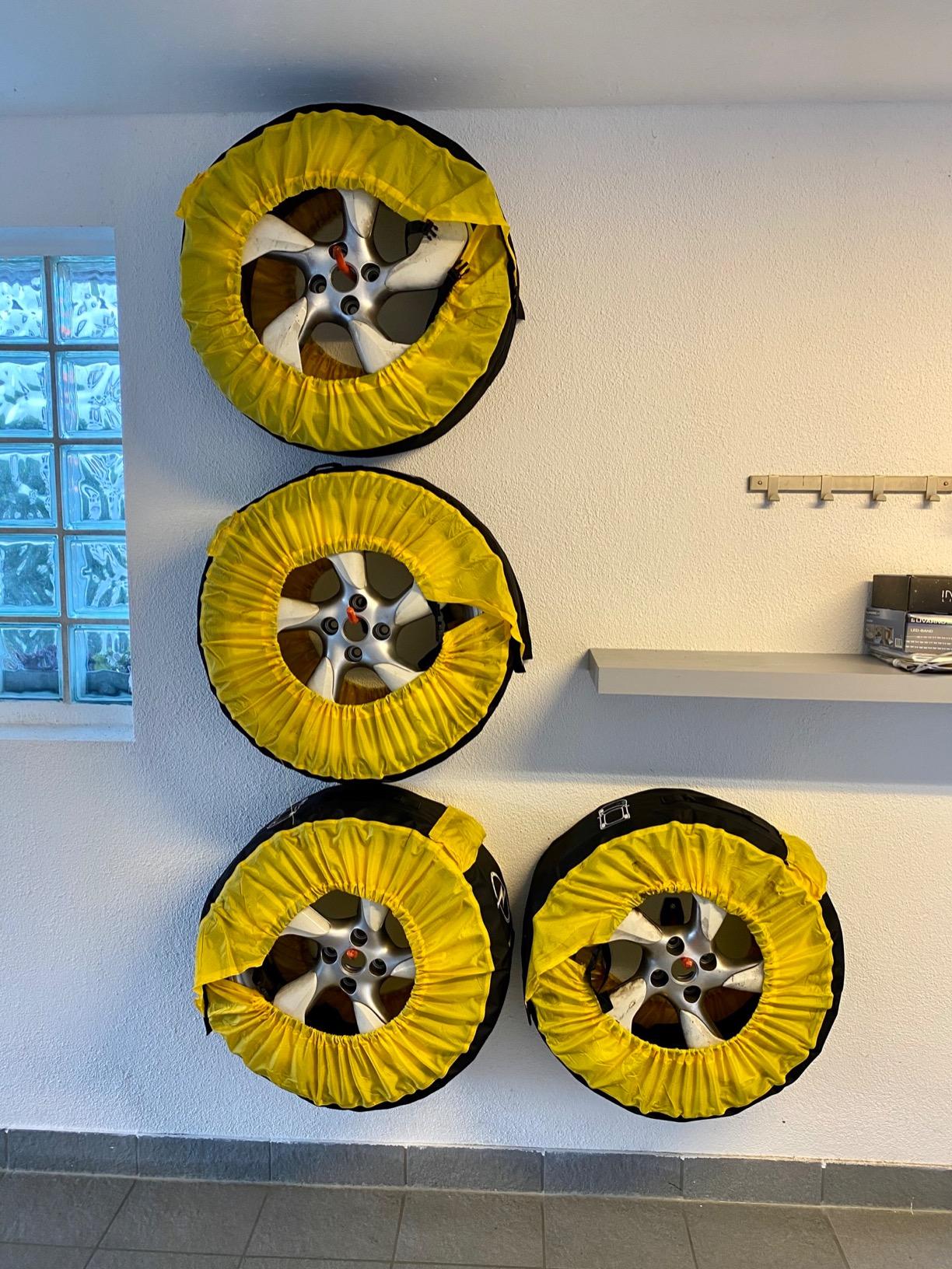 27*5*9 cm Heavy Duty Garage Wall Mountable Tire Storage Rack Hooks 4 Piece Set Durable