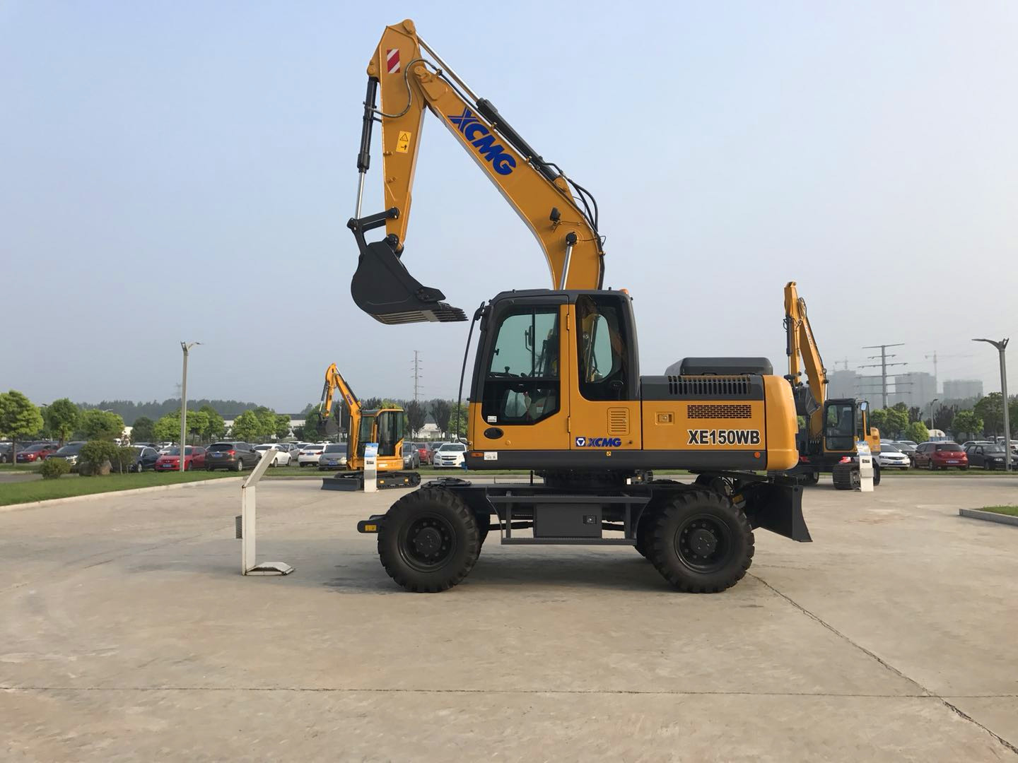 Strong Gradeability Heavy Earth Moving Machinery 15 Ton Excavator XCMG XE150WB