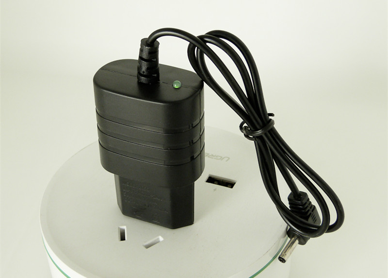 4.2 V 300mA Multi Rechargeable Battery Charger For Flashlight Headlight 266O EU Plug