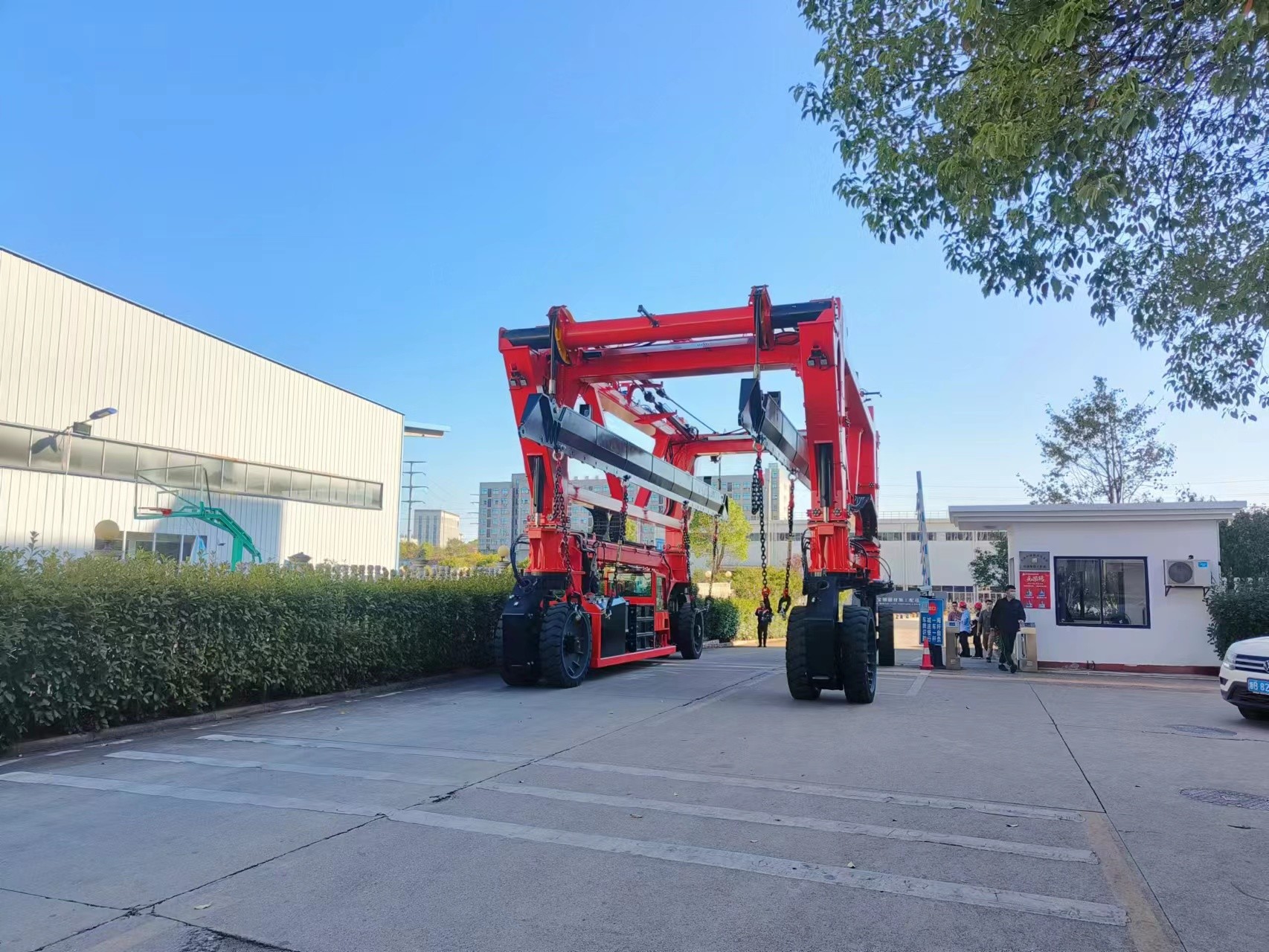 80T Industrial Straddle Carrier Truck 5km/H 3km/H For Oversized Cargo