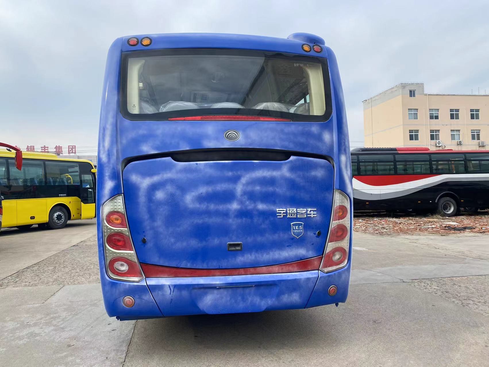 35 Seater Coach Bus Tour Used Buses and Coaches to Meet Customer's Requirements