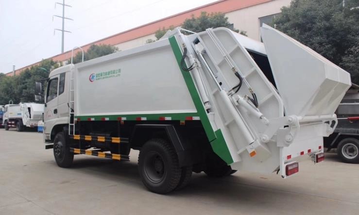 Engine Capacity 4500ml Special Purpose Truck Vehicle With 1.2cbm Rubbish Bin