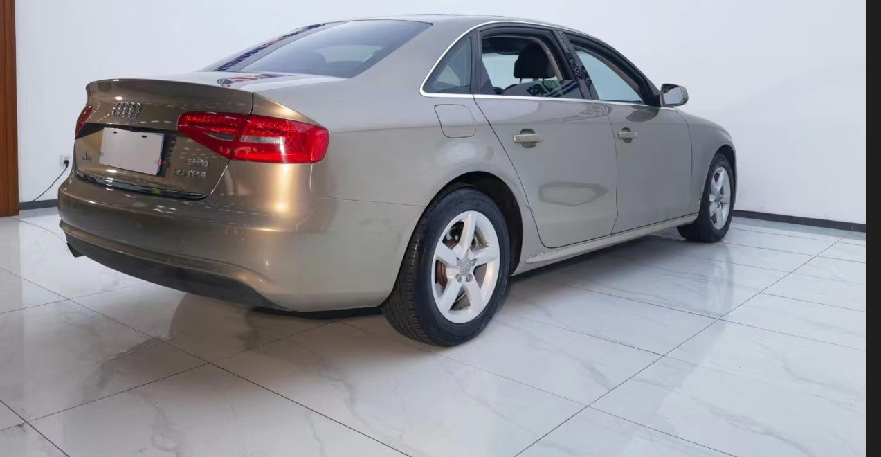 Audi A4 2.0T Comfort Edition Midsize Car Black Interior Bilateral Electric Seats