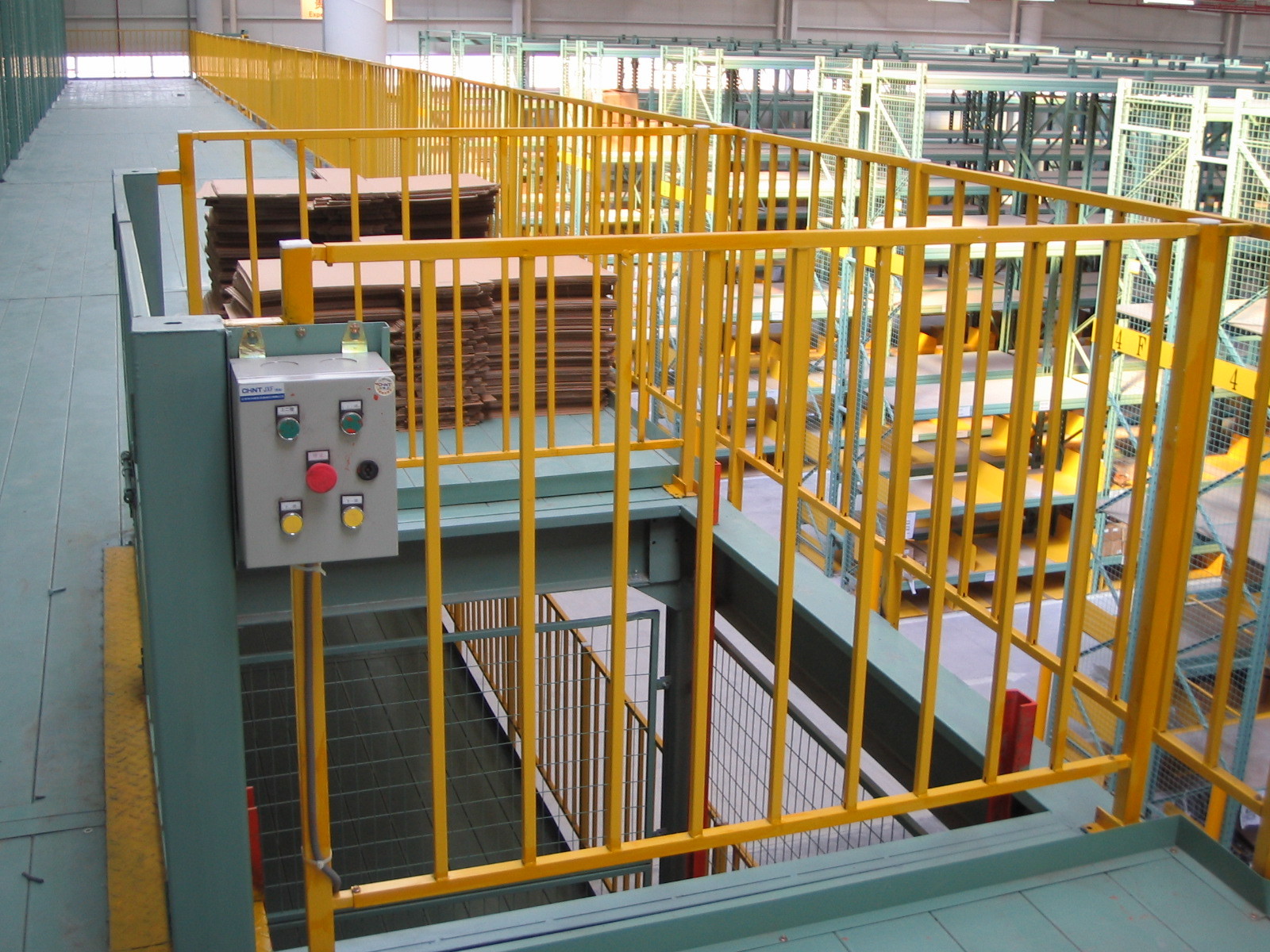 NOVA Corrosion Proof Multi Tier Racking System For Mezzanine 9000 mm Height