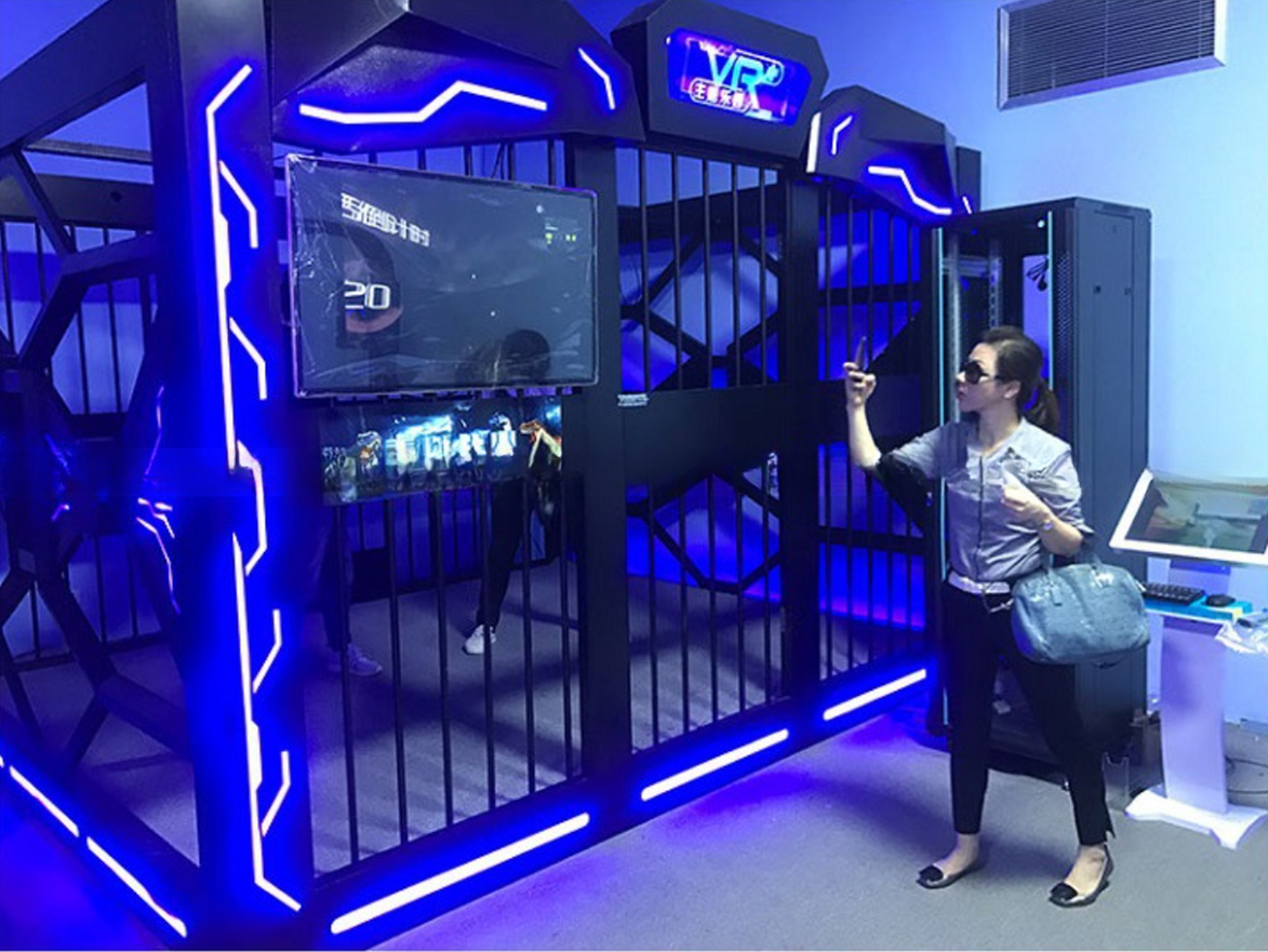 Dreamland 9d simulator shooting game machine 4 players vr room vr arcade zombie shooting game machine