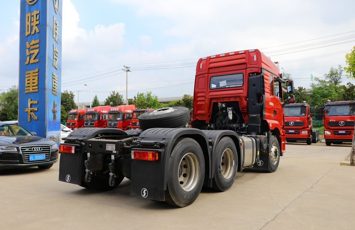 Heavy duty shacman M3000 6x4 tractor truck 10Wheels Euro2 3 420Hp Head Tractor truck