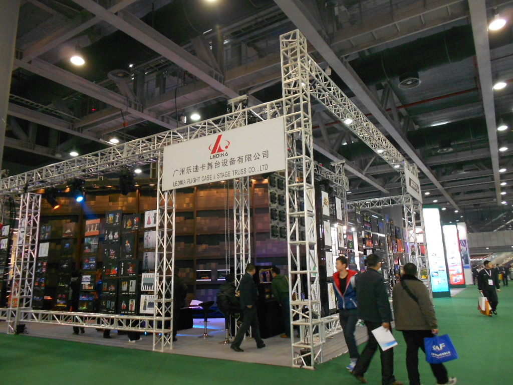 30cmx30cm Aluminum Square Truss , Silver Bolt aluminum stage truss