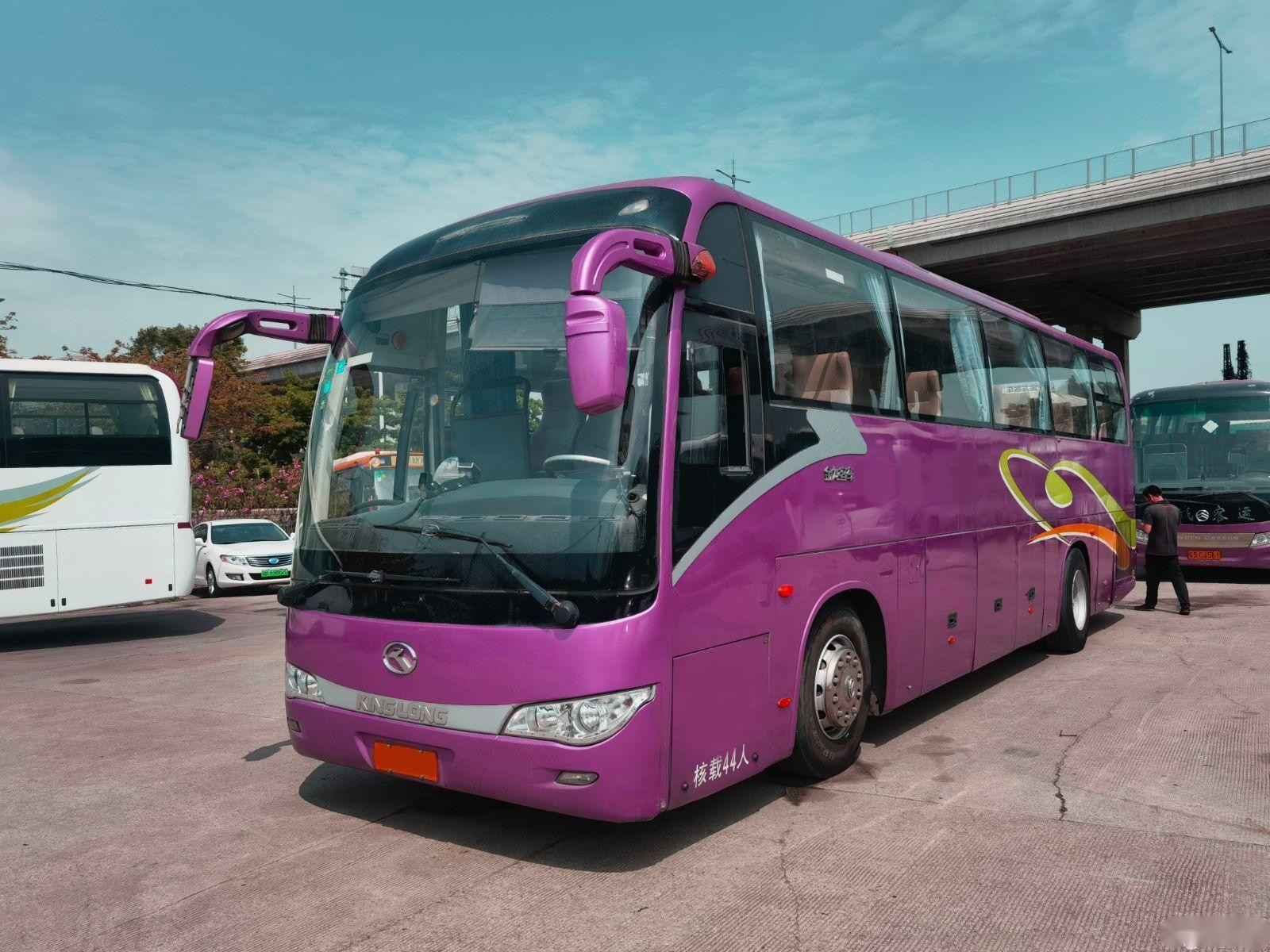 Used Kinglong Bus XMQ6117 44 Seats Rear Engine Double Doors Airbag Chassis Used Coach/Tour Bus