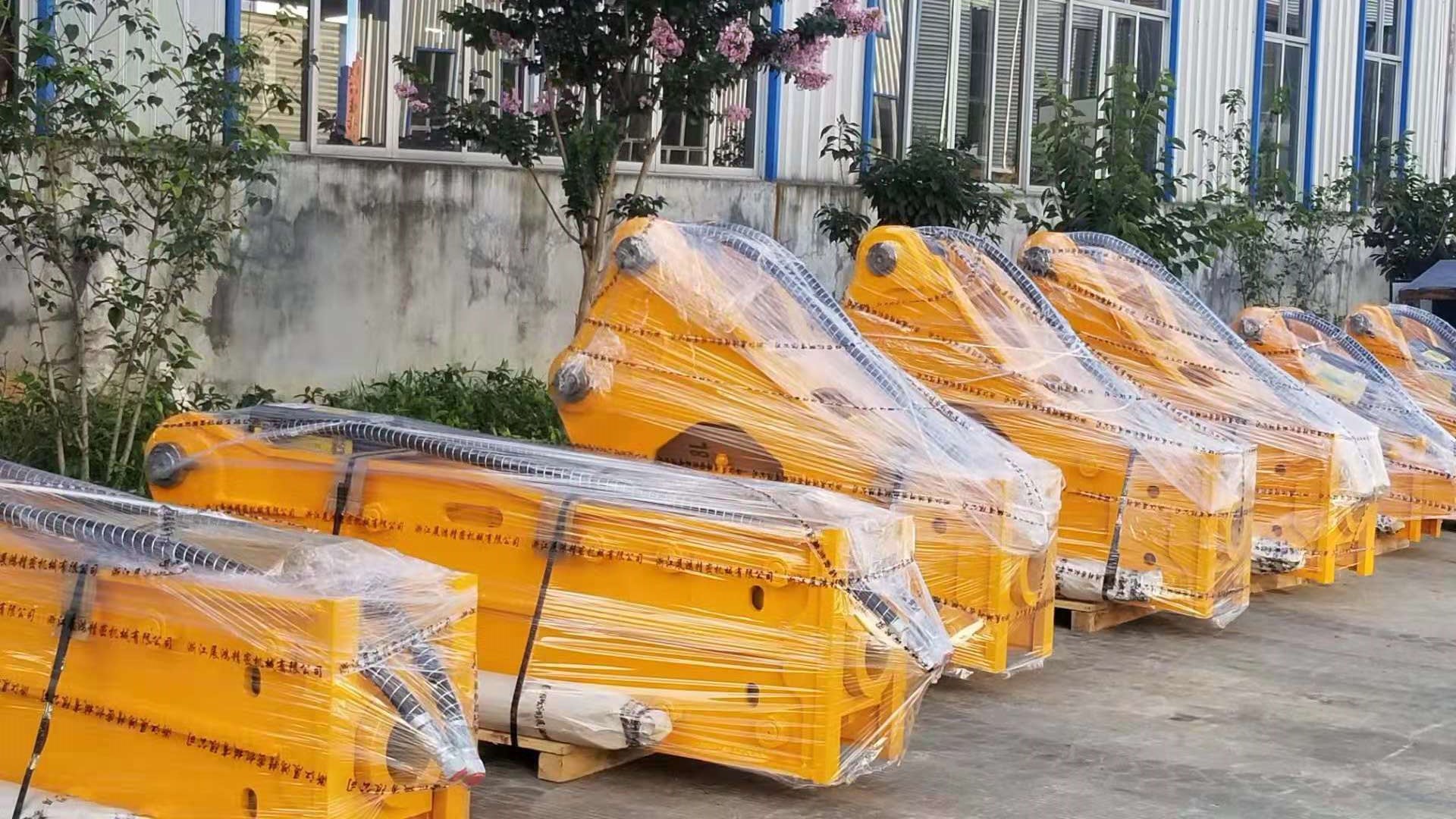 Silenced Excavator Hydraulic Breaker Hammer Rock Breaker With 68mm Chisel