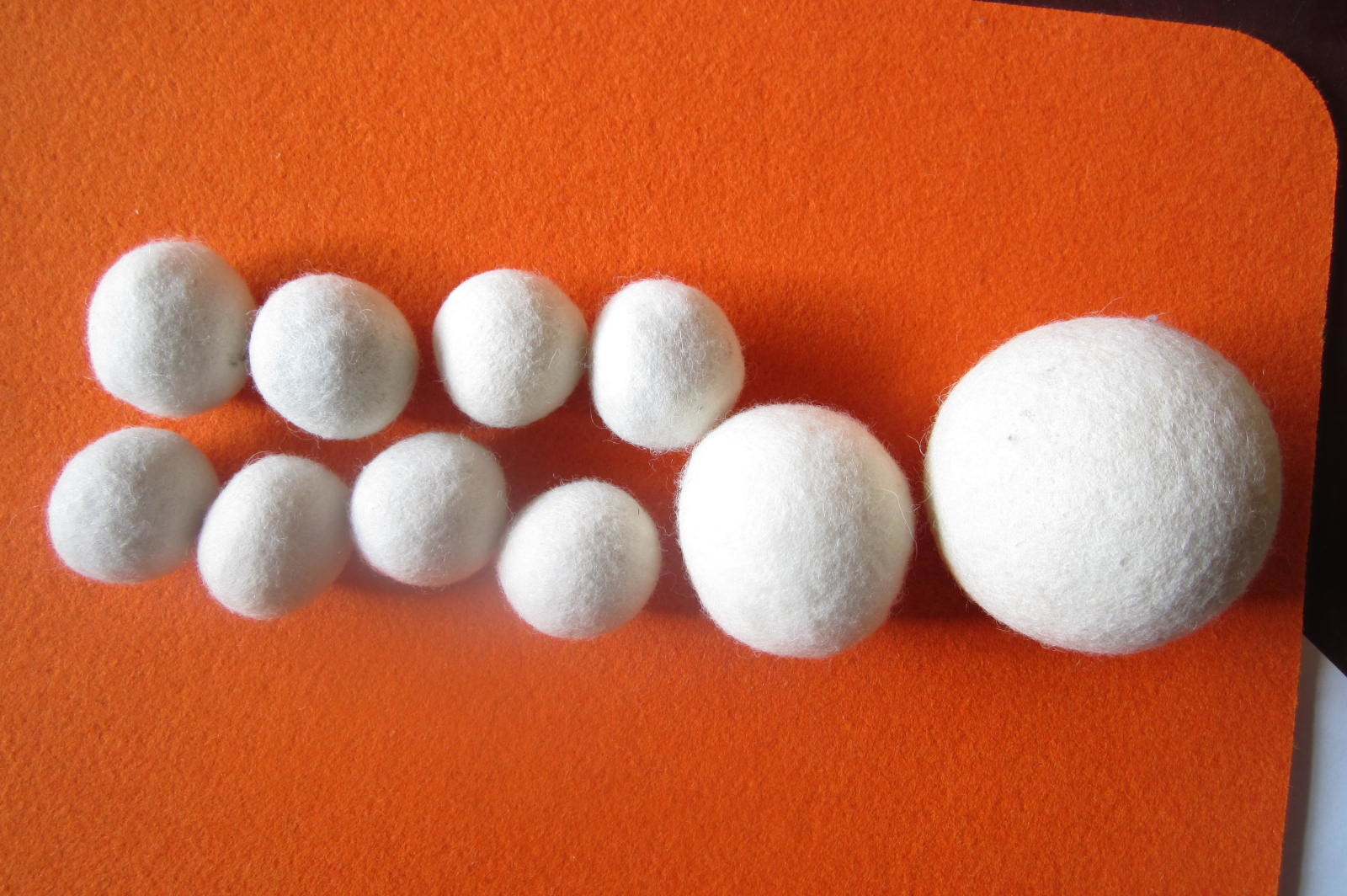 good quality Colored Pure Genuine 100% Wool Felt Dryer Ball Nepal Felt Balls