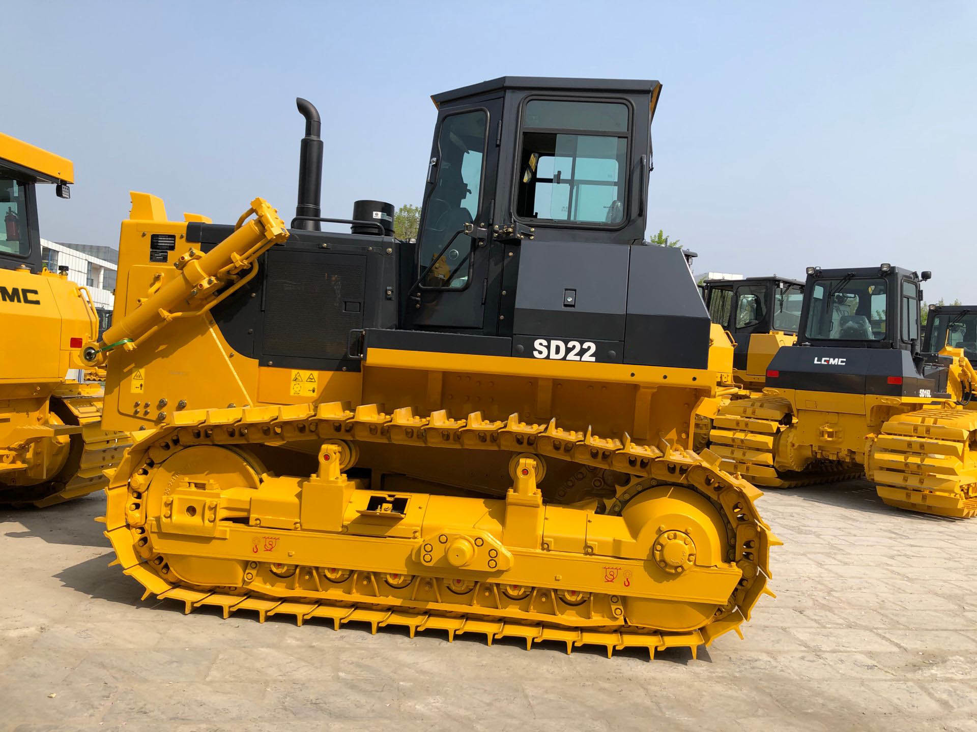 175kw SD22 Bulldozer , 1800rpm Crawler Bulldozer With 450L Fuel Tank