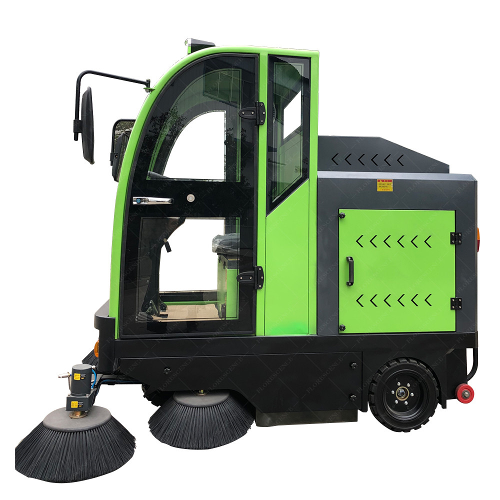 Manually 4 Brush Head 48V Road Cleaning Sweeper Width 2000mm Lead Acid Battery Powered
