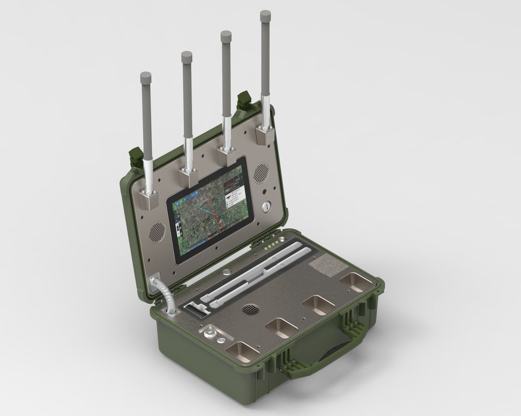 2.4G 5.8g 1.4G 5, 2g 900m Uav Signaling Equipment Uav Defense System Briefcase