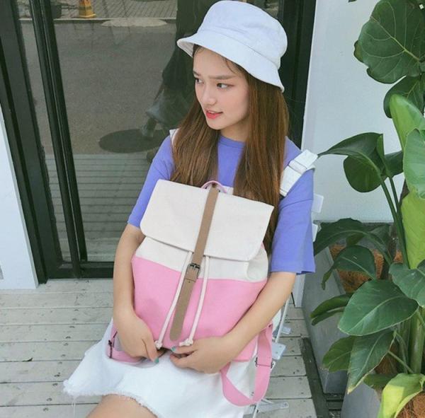 Female Korean high school students backpack academic style small fresh