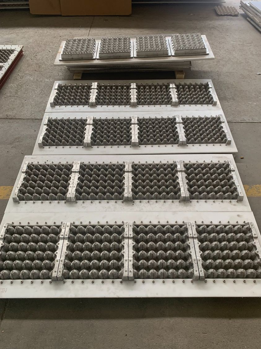 700-5000pcs Per Hour Paper Egg Tray Forming Machine With Brick Conveyor Belt Dryer