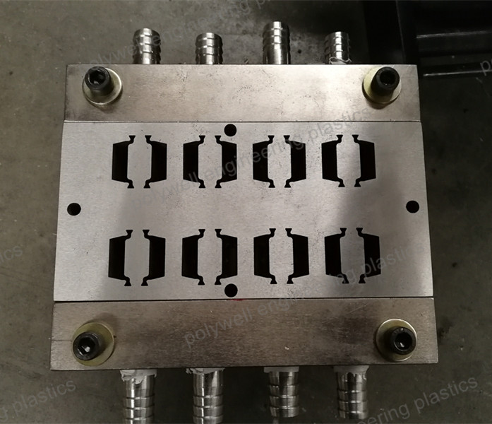 Plastic Moulded Components Injection Molding Tool Used To Produce Thermal Insulation Strip