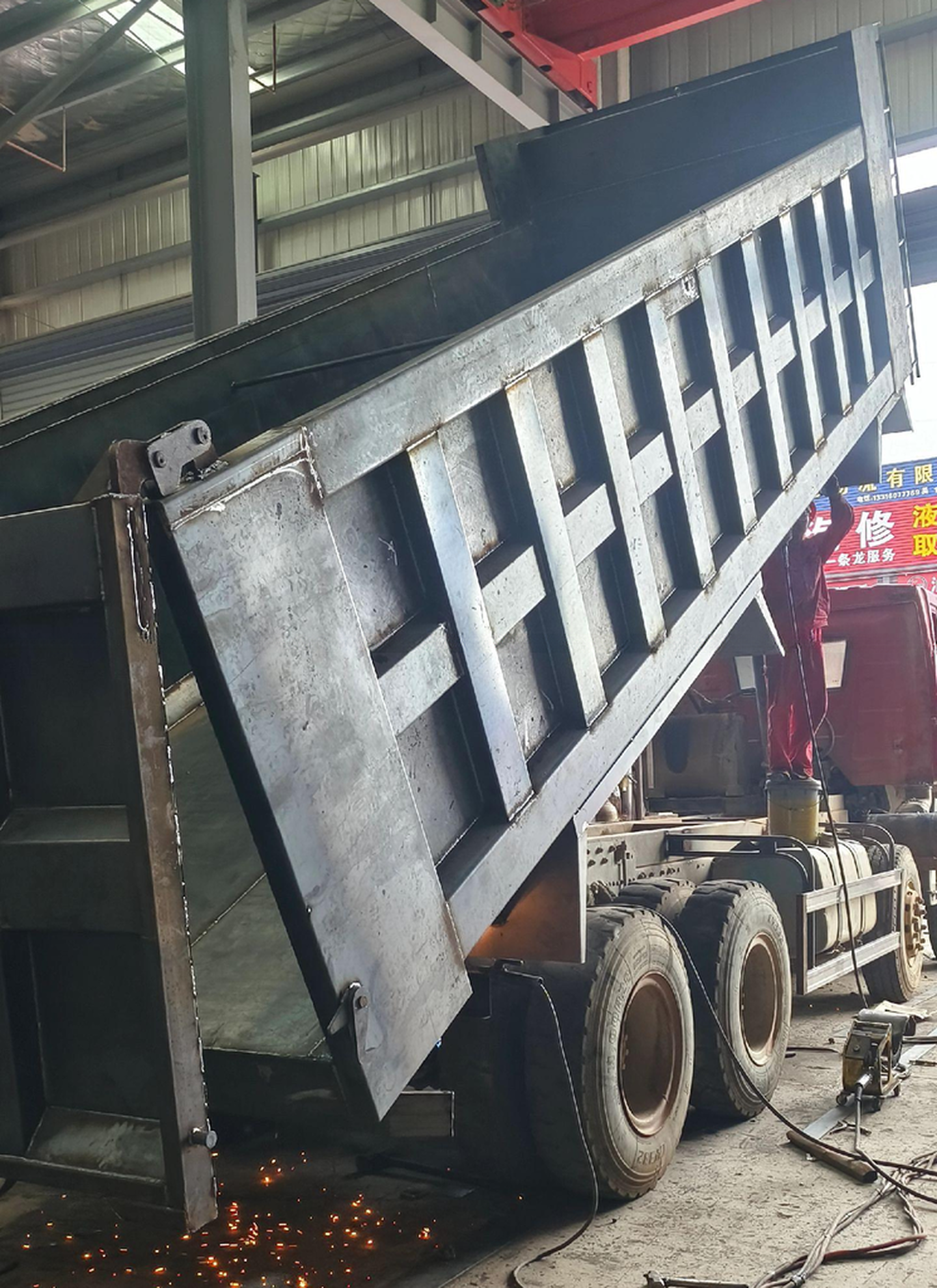 Sinotruk 6X4 371HP 30 Ton 20 Cubic Meter Dump Truck Blue Color for Africa Market