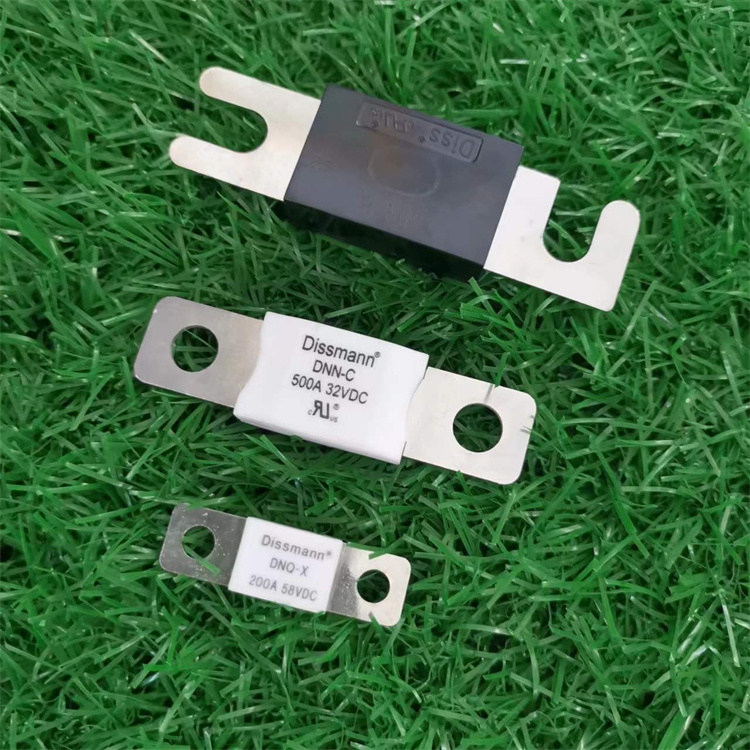 UL Certified DC58V 280A Ceramic Automotive Fuses Low Voltage Flat Plug Fuse
