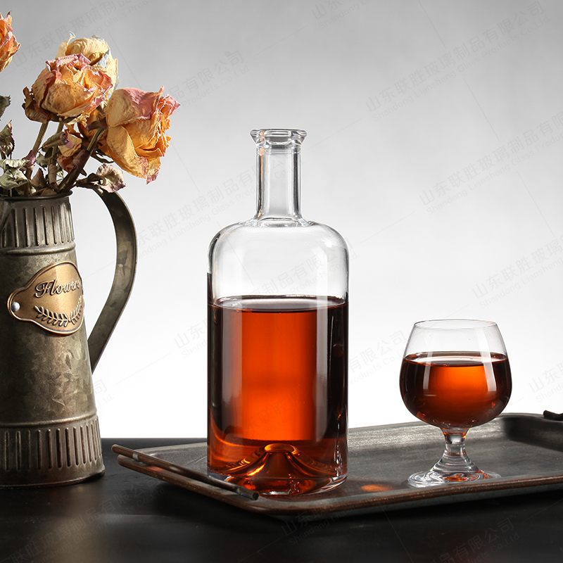 Glass Base Material Customized 750ml 700ml 500ml Bottle for Gin Vodka Whiskey Rum
