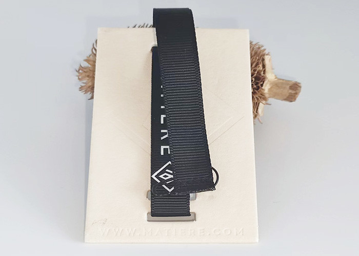 Custom Embossed Logo Brand Hang Tags Recycled Paper For Clothing
