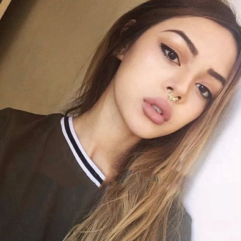 Women Septum Pierced Clicker Jewelry Trendy Septum and Nose Piercing Zircon Nose Hoop Rings Body Piercing Jewelry Septum