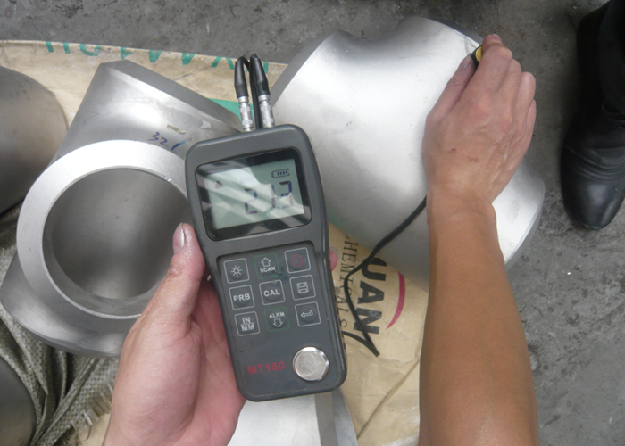 Thick-walled stainless steel pipe tee fittings measurement