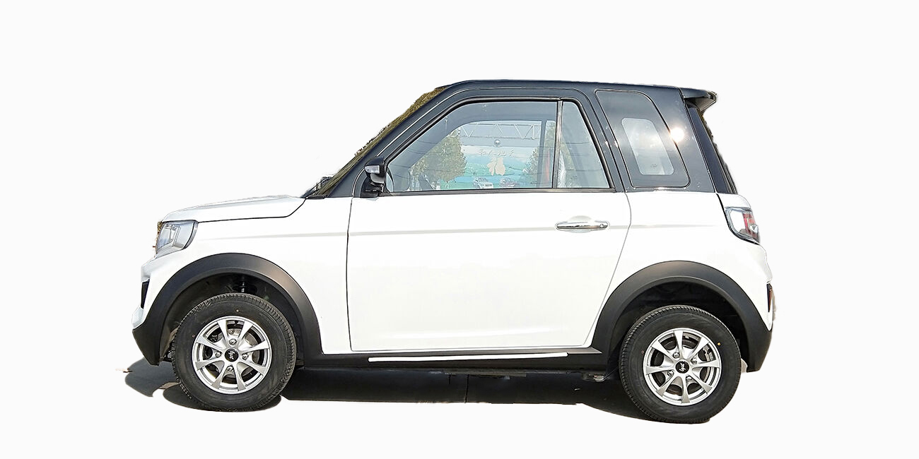2023 Solar Mini Car for Adults Compact and Environmentally Friendly Electric Vehicle