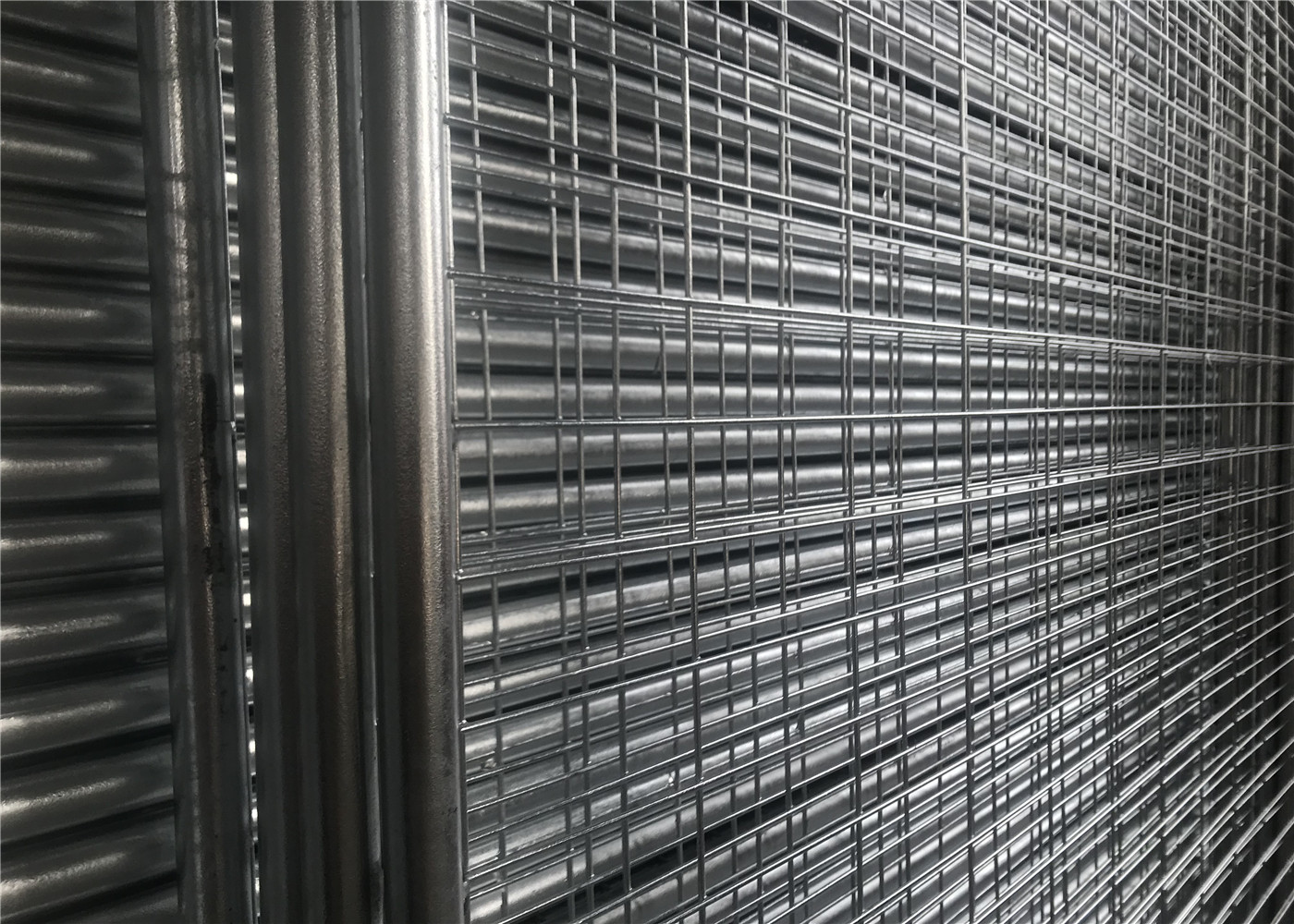 Hot Dipped Galvanized Temporary Fencing Panels OD 38mm wall thick 1.5mm Mesh 60mm x 150mm diameter 4.00mm