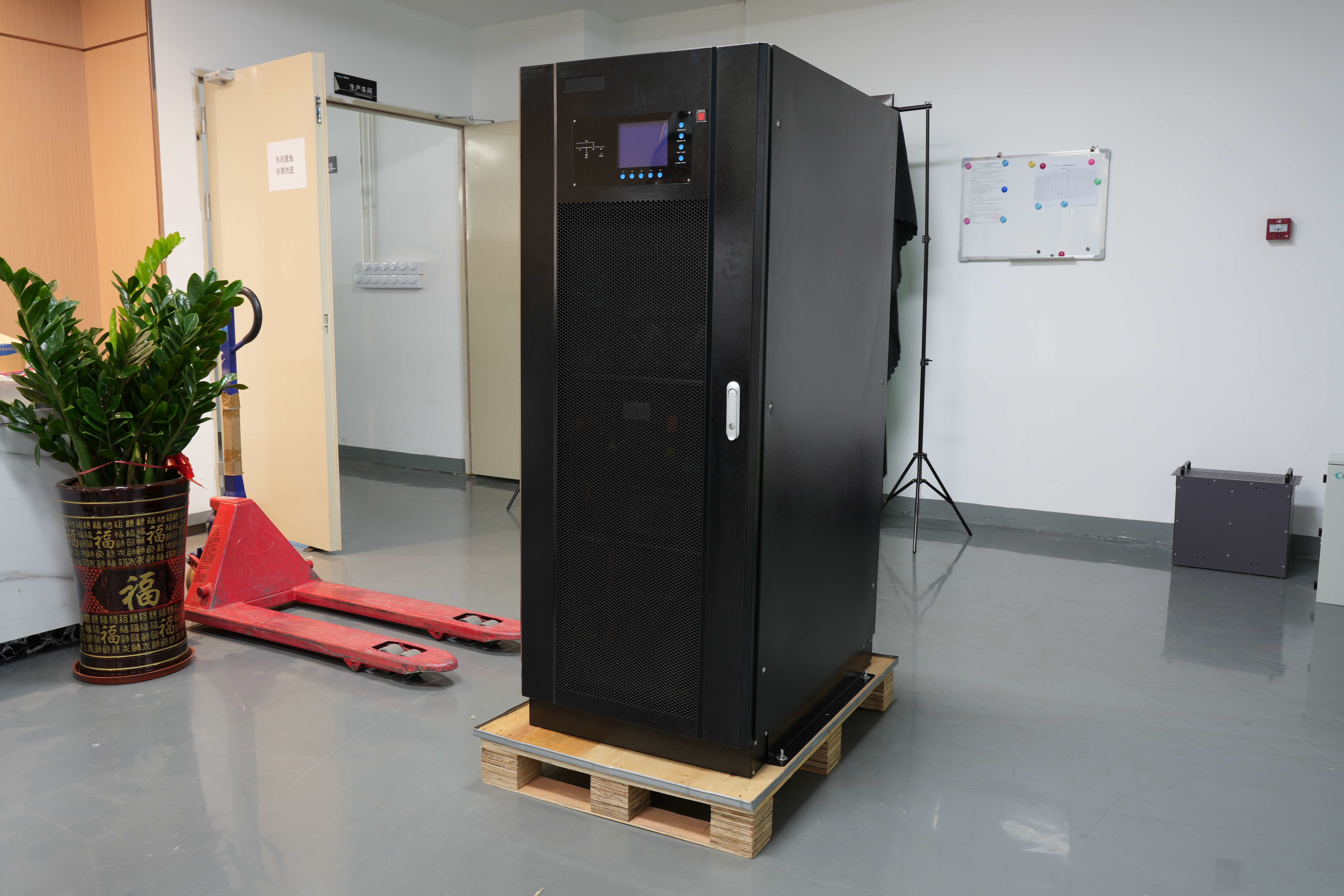 Online 200KVA Modular Low Frequency UPS 3 Phases Uninterruptible Power Supply