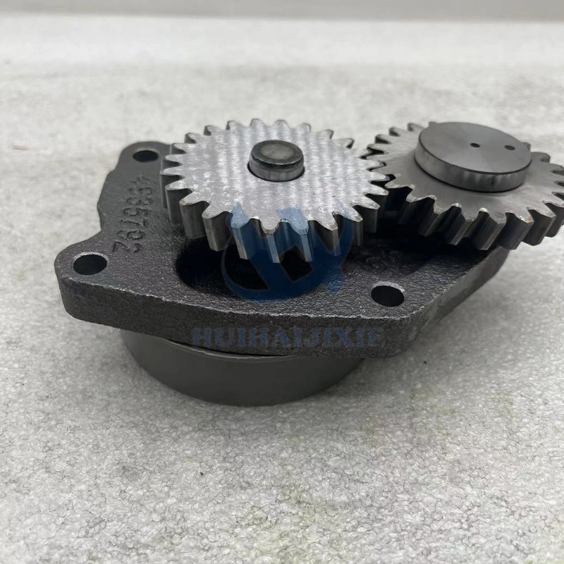 Excavator Spare Parts 4939585 Lubricating Oil Pump 493-9585 for Cummins 4BT Engine