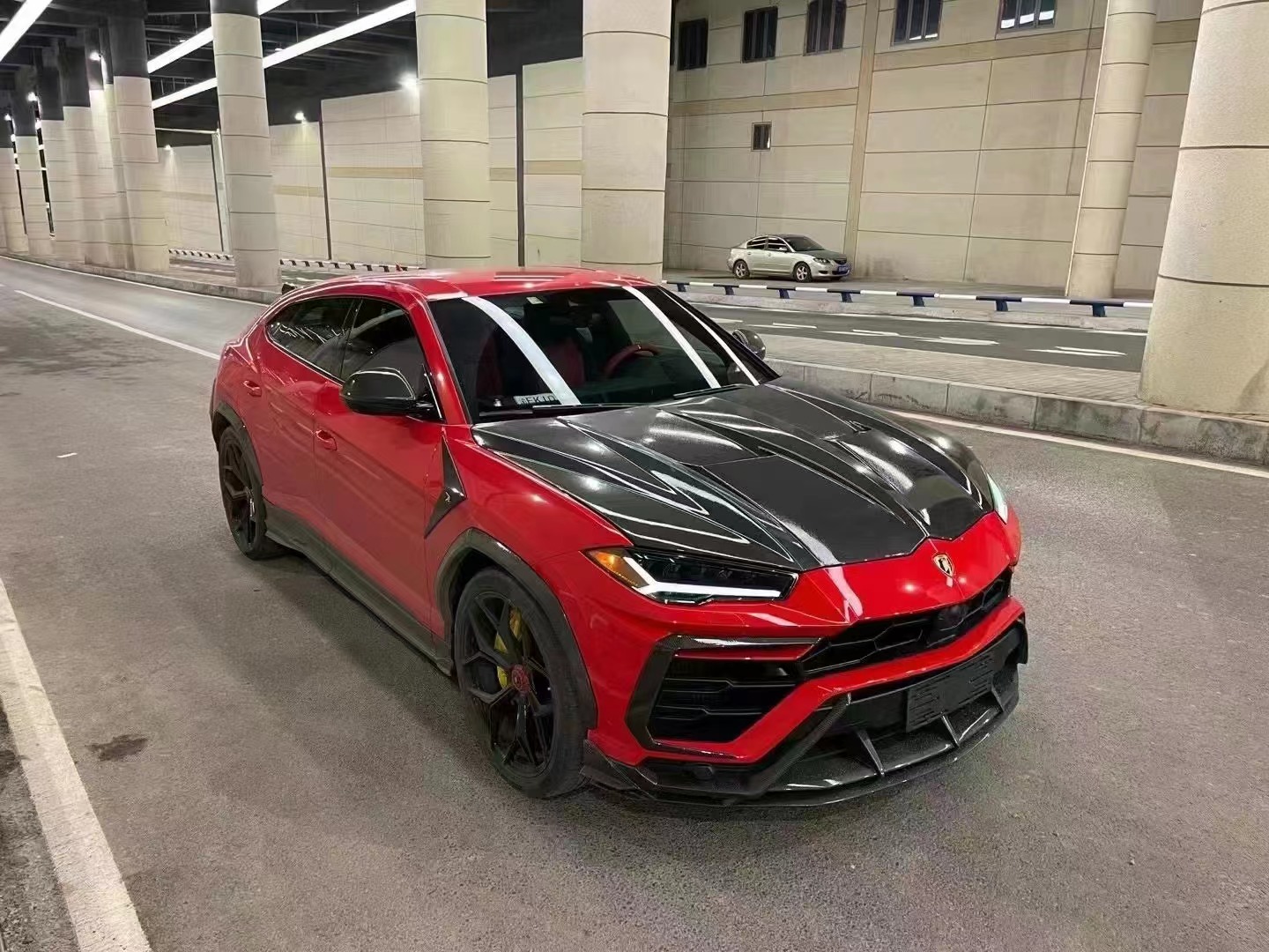For Lamborghini URUS Carbon Fiber Body Kit Urus Upgrades Top-style Carbon Fiber Front Lip Diffuser Spoiler Hood Widebody Kit