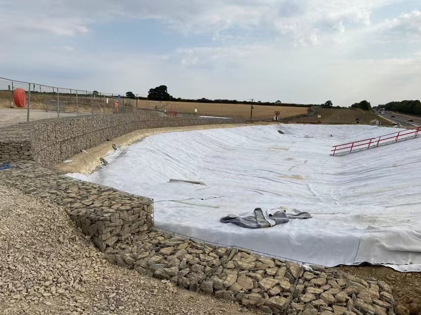 Artificial Lake Landfill Bentonite GCL Clay Liner with 4000-8000G/M2 Tensile Strength
