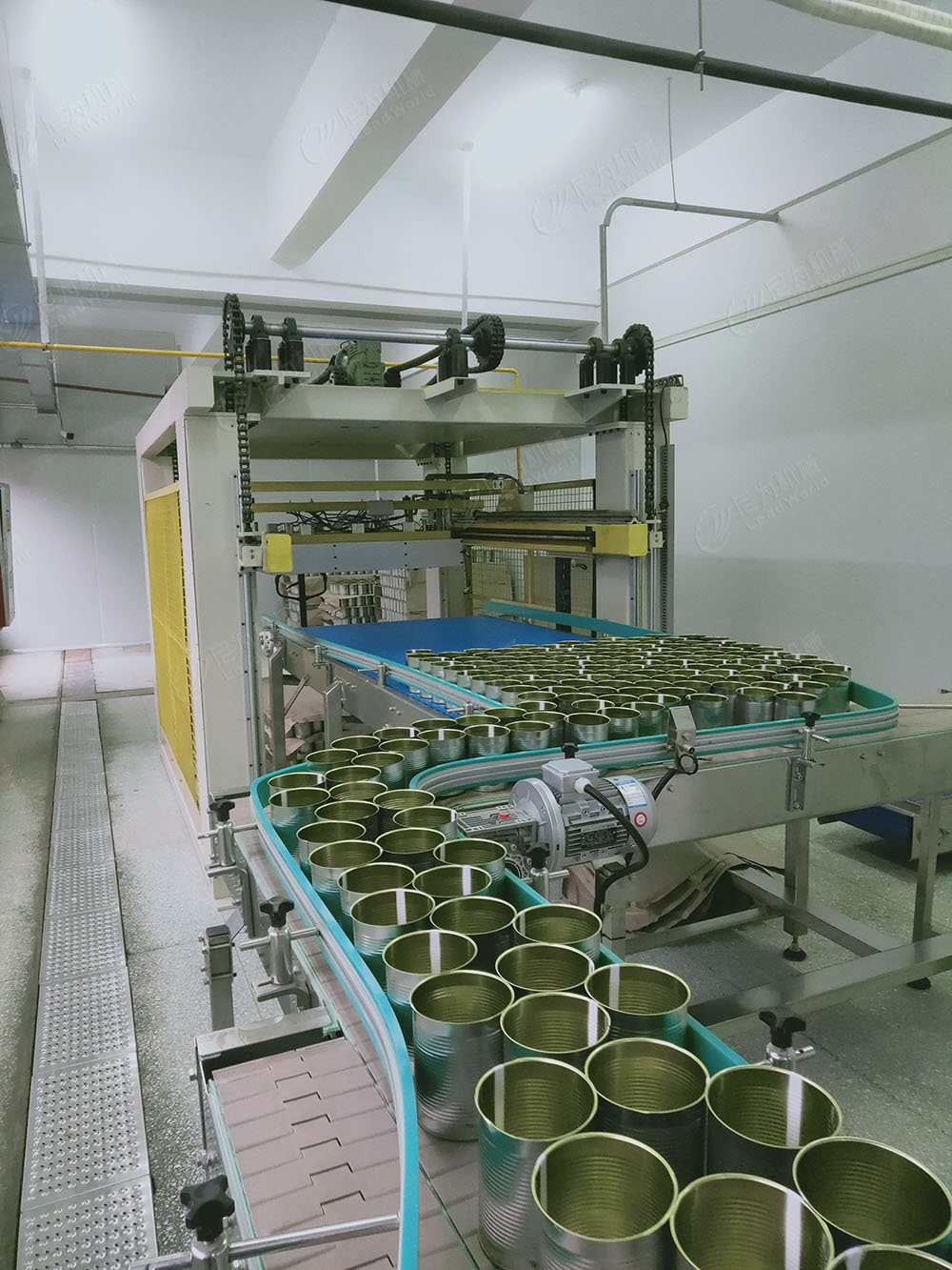 Semi Automatic Glass Bottle Cans Jar Screwing Capping Sealing Packing Machine